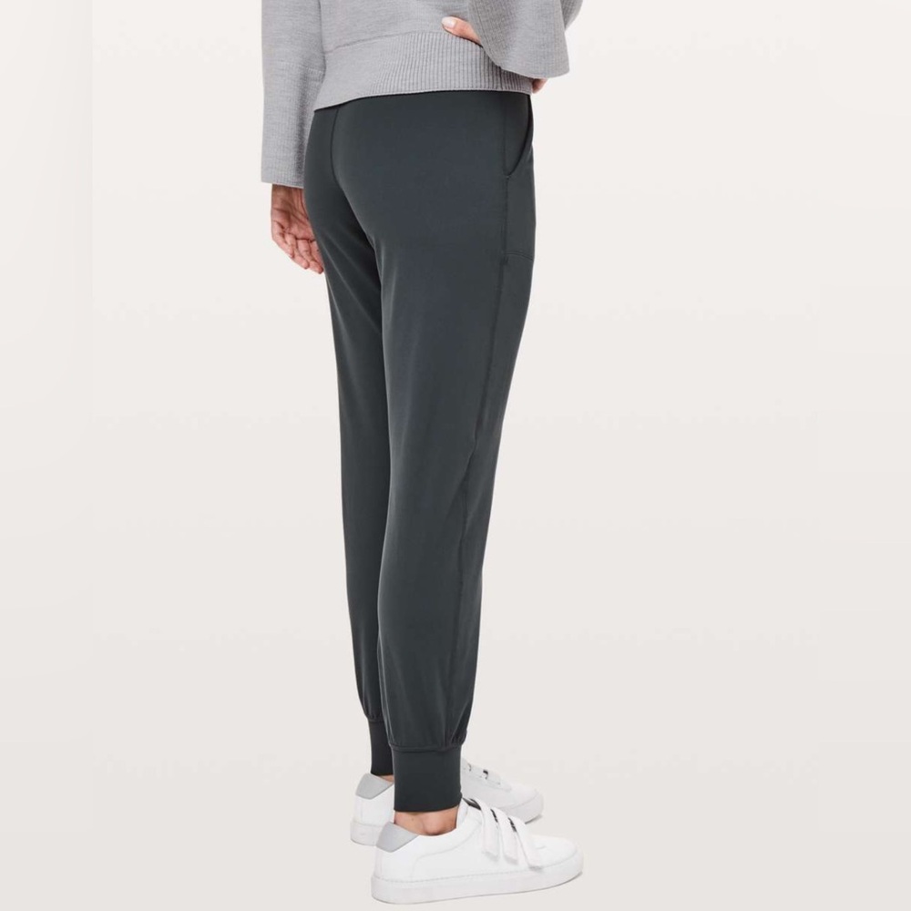 Lululemon Align Jogger 28” in Melanite - 4